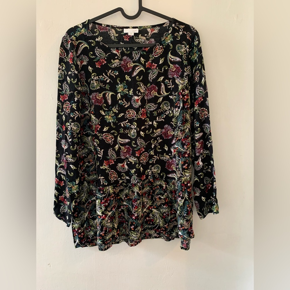 JJill women blouse size medium‎